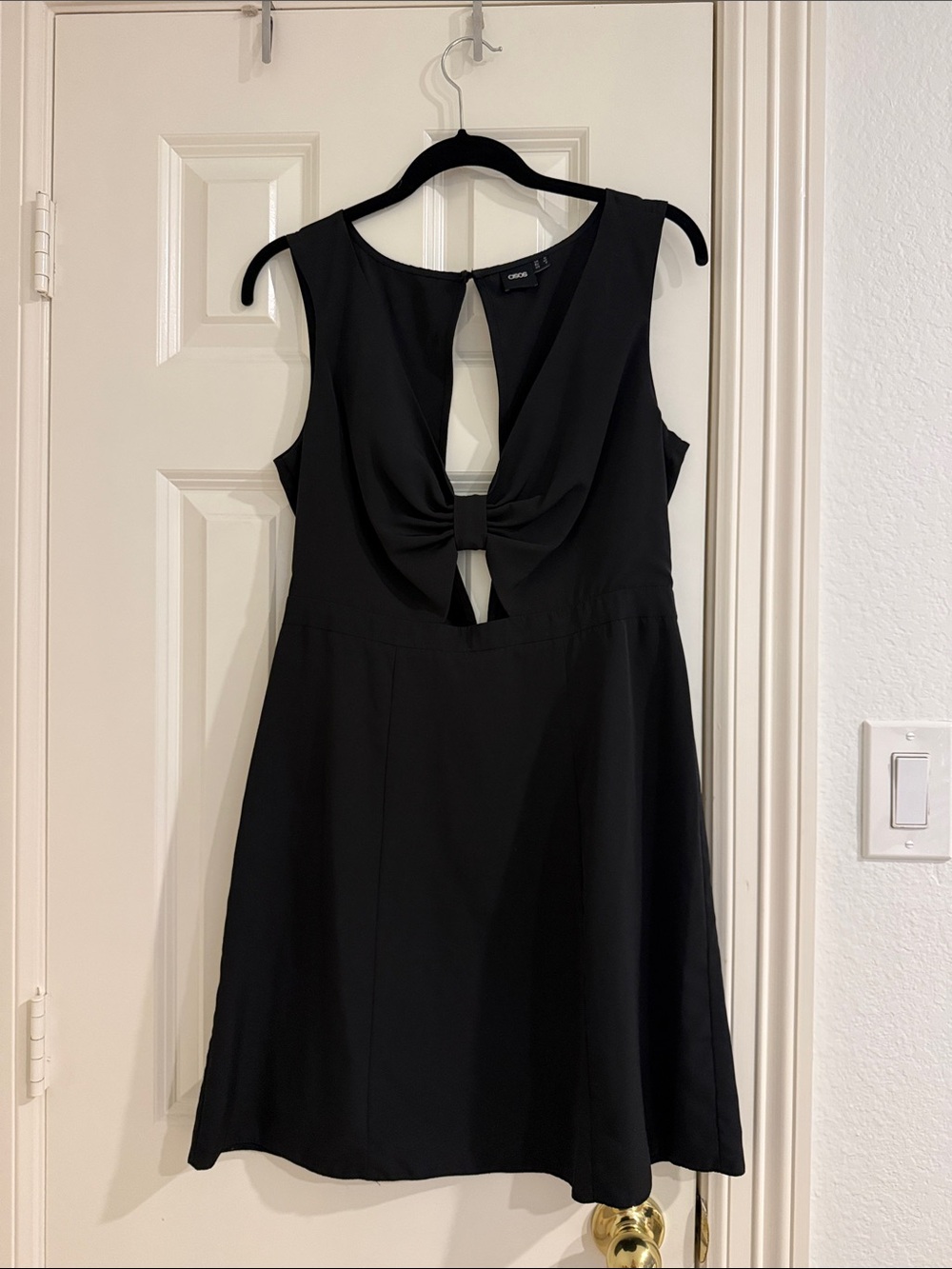 Black Backless Twist-Detail A-Line Dress